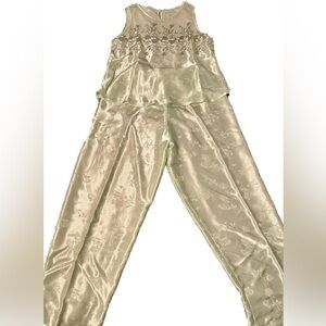 💕Pale Green NWOT Size medium women’s PJ’ Scandi-girl